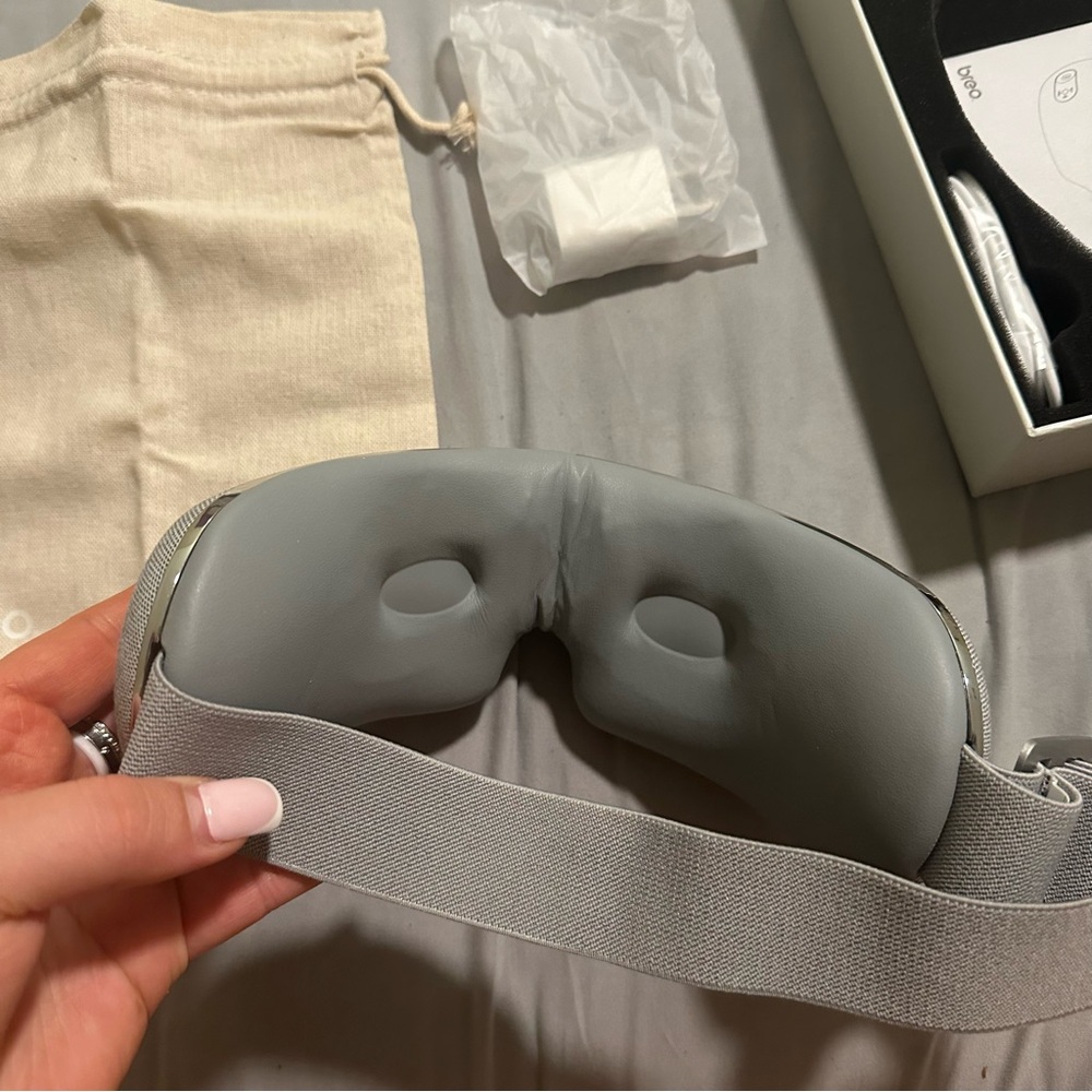Breo iSeeM Eye Massager with Heat, Customizable Eye Massager NEW - Picture 10 of 11